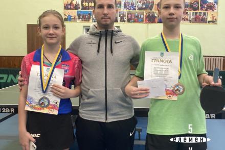 Переможці із настільного тенісу— фітнес-клуб 5 елемент