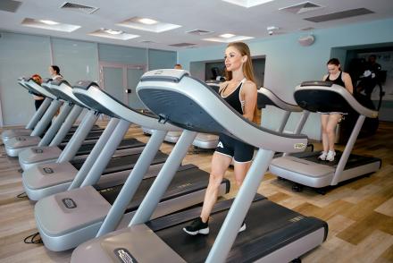 Чим корисний біг: 10 причин розпочати вже сьогодні— фітнес-клуб 5 елемент