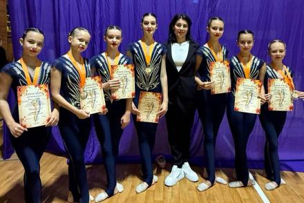 Грація, злагодженість і магія руху — саме так виглядала команда 5 Element UA STARS на змаганнях у Вінниці!— фітнес-клуб 5 елемент