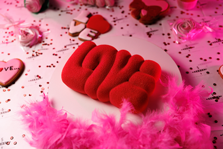 Любов - це емоція.— фітнес-клуб 5 елемент