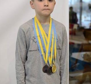 Маленькі чемпіони з плавання  — фітнес-клуб 5 елемент